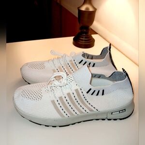 Women Sneaker Breathable Shoes Knit Casual Lace Up Outdoor Shoes Comfortable Low